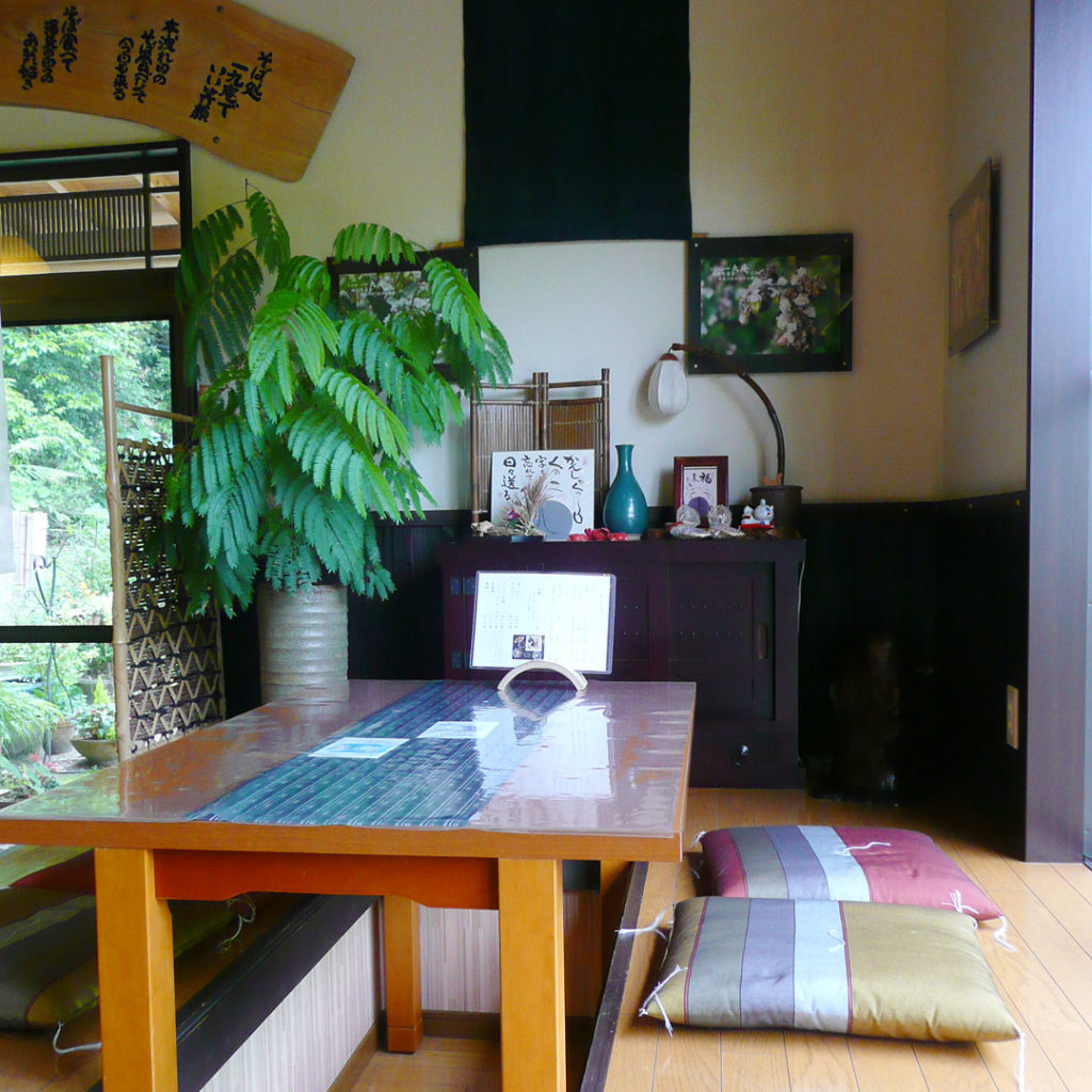 そば処一九庵　店内