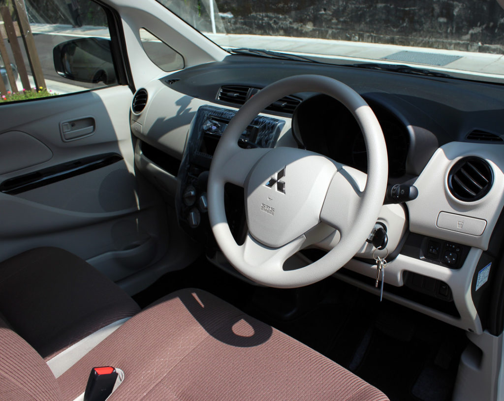 eKワゴン　ハンドル回り