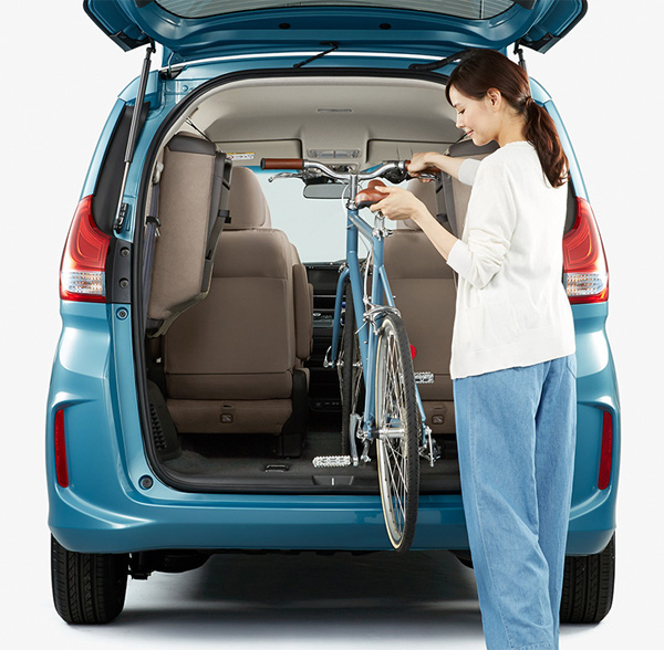 Honda FREED GB5 リアゲート