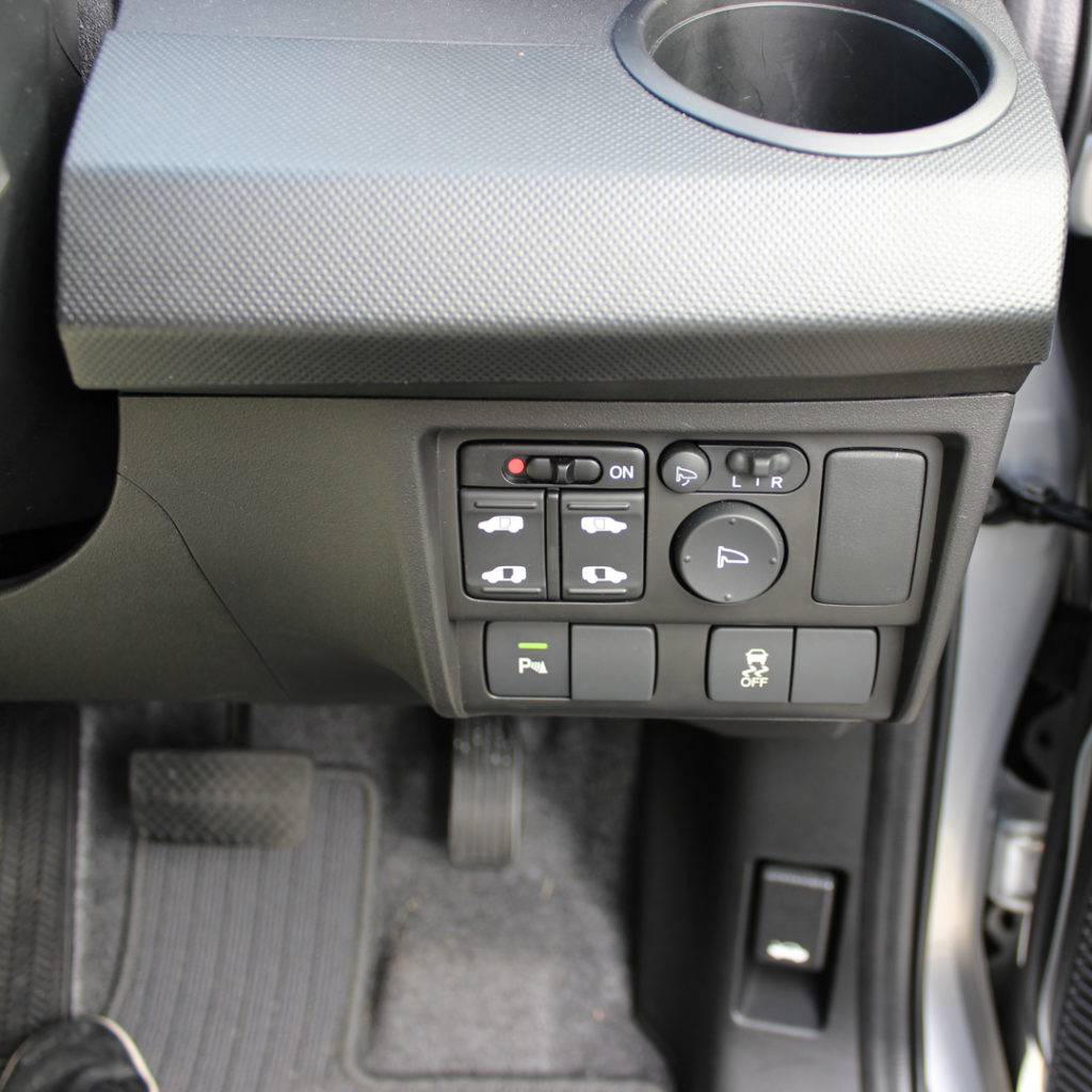 Honda FREED GB3 操作パネル