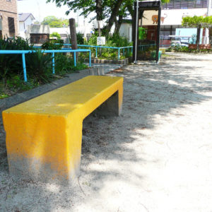 公園のベンチが気持ちよさげ