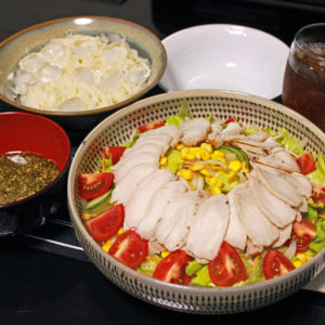 暑い日にはさっぱりサラダと素麺に限る｜男の料理