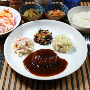 セブンイレブンのお惣菜だけでディナー作ってみた ~1食目