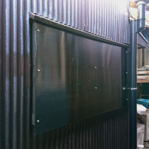 物置の窓をDIYでリフォーム