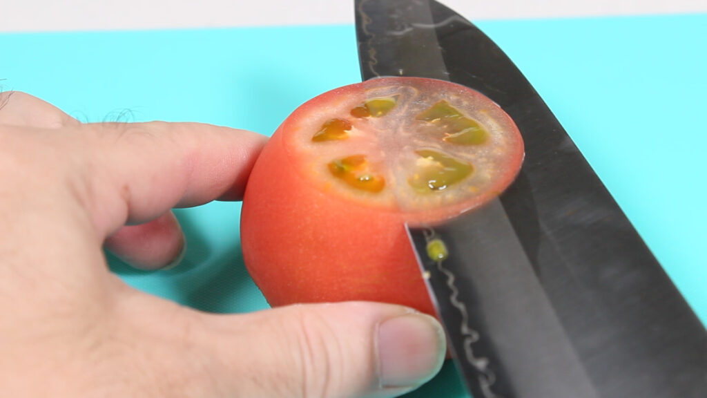 トマトを試し切り