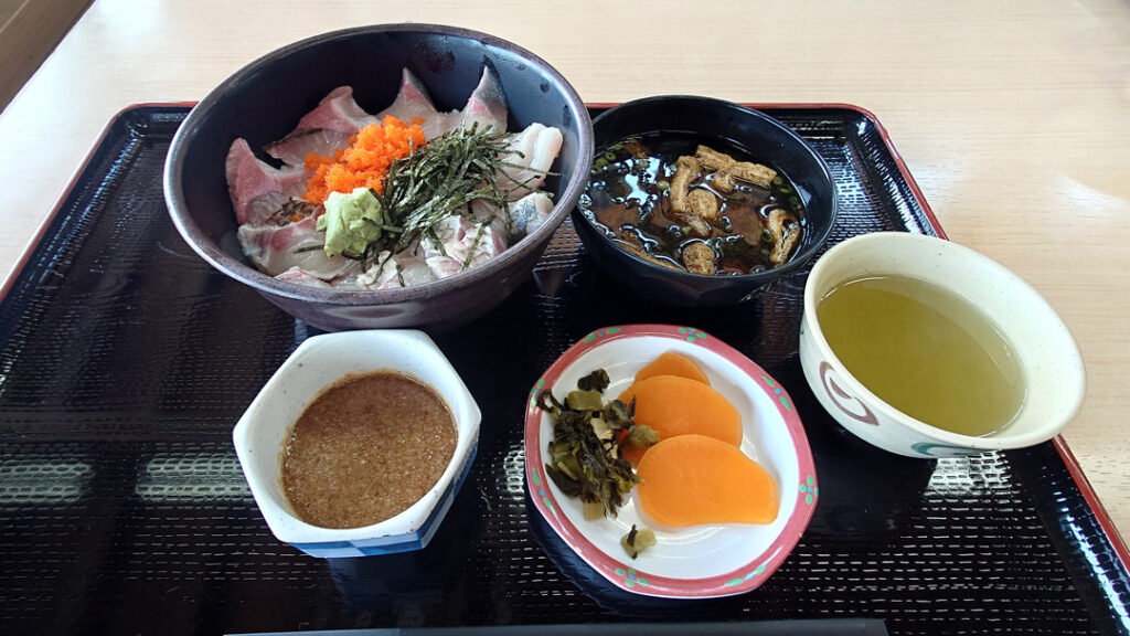 鯛・ブリ丼