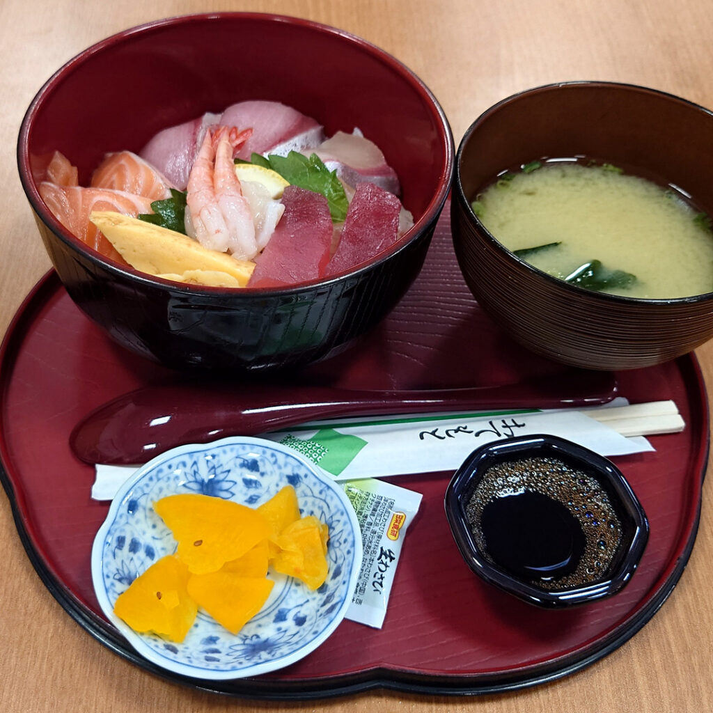 若松食堂の海鮮丼