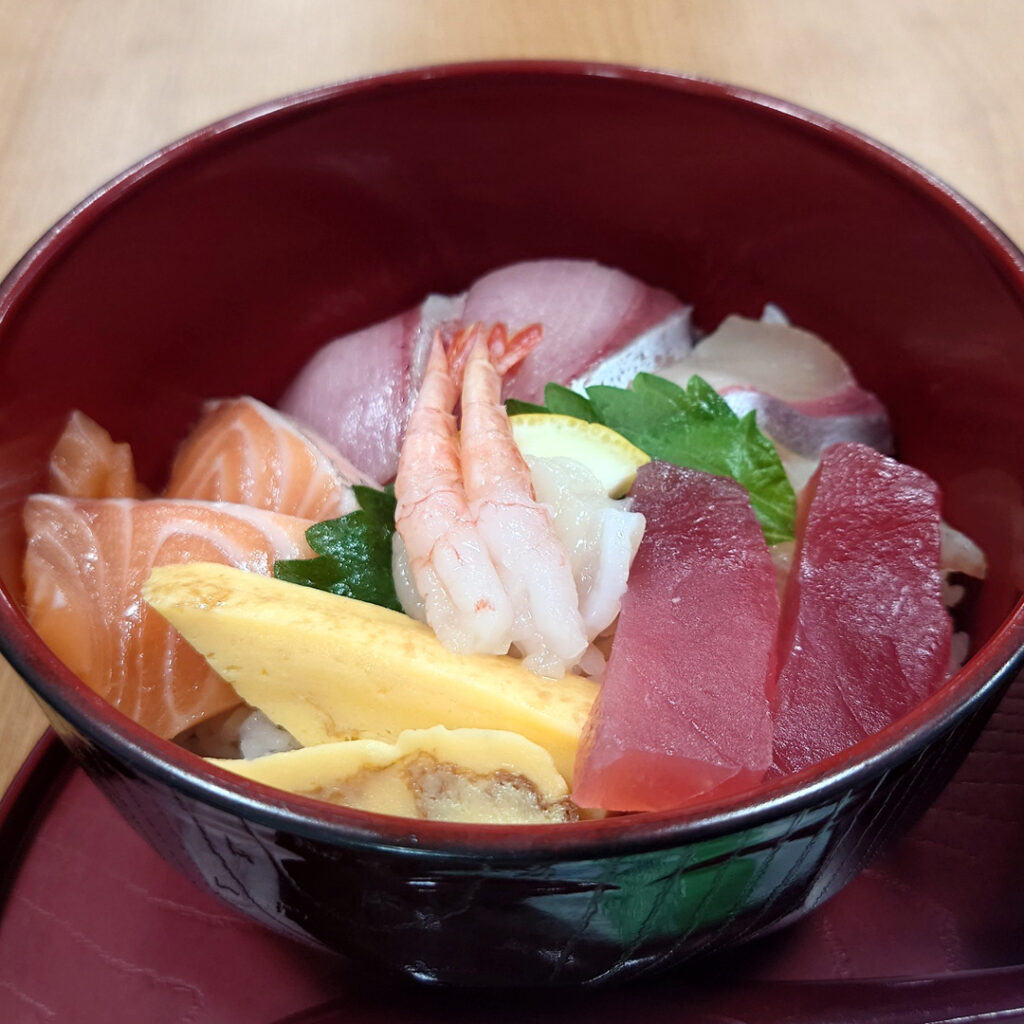 若松食堂の海鮮丼