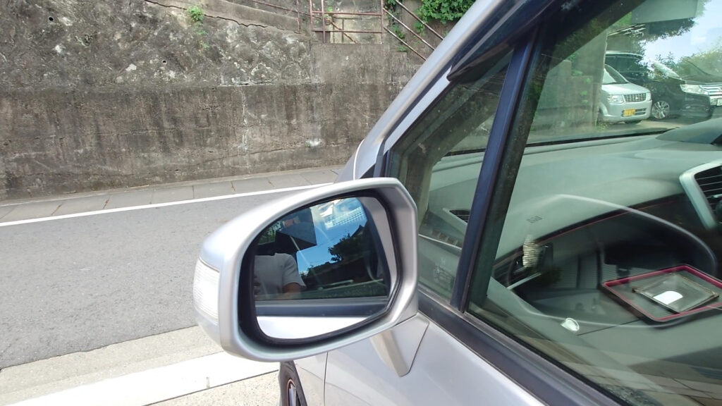 ドアミラーとクオーターウインドウ