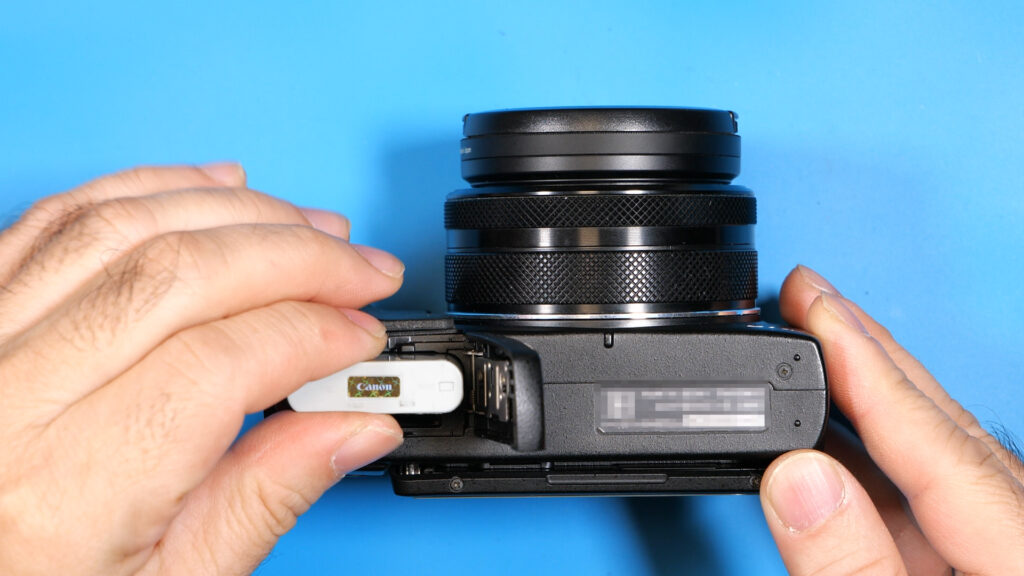 バッテリーを抜く