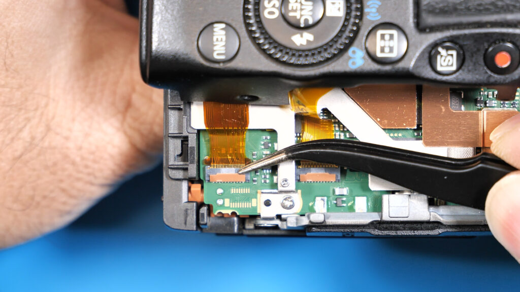 フレキシブル基板2か所を外す