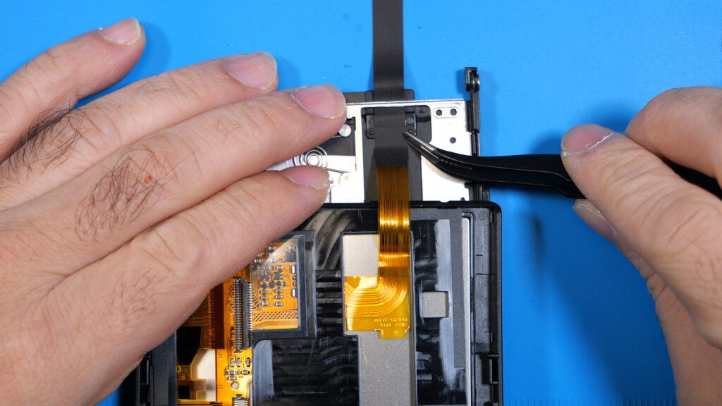 フレキシブル基板を剥がす