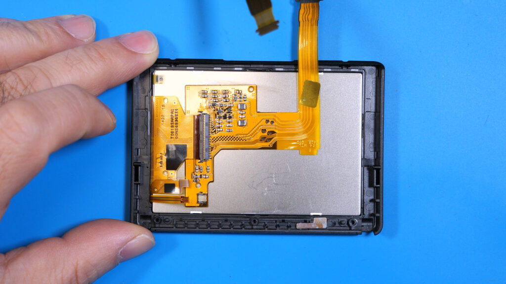 フレキシブル基板を固定する