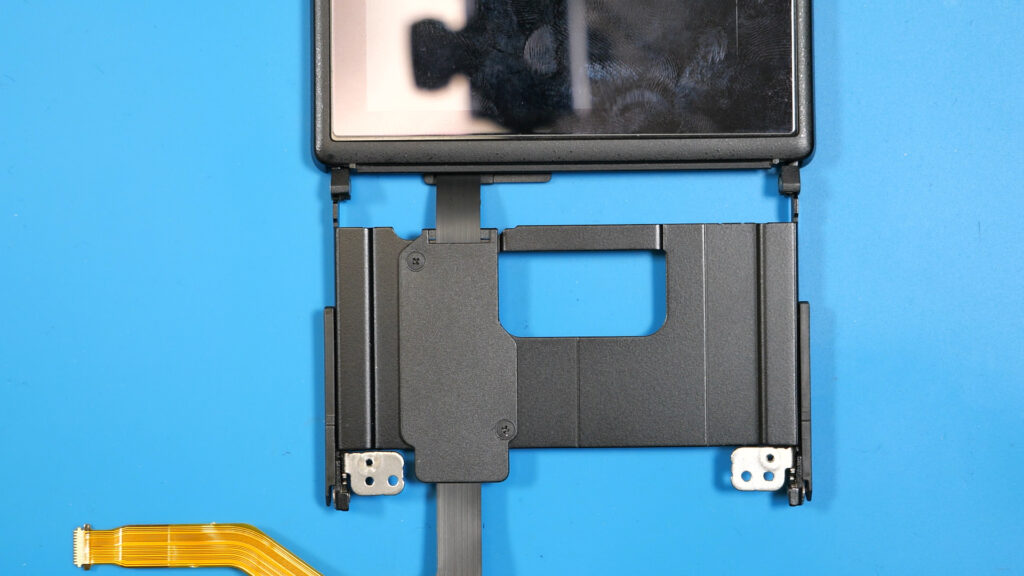 フレキシブル基板のカバーを取り付ける