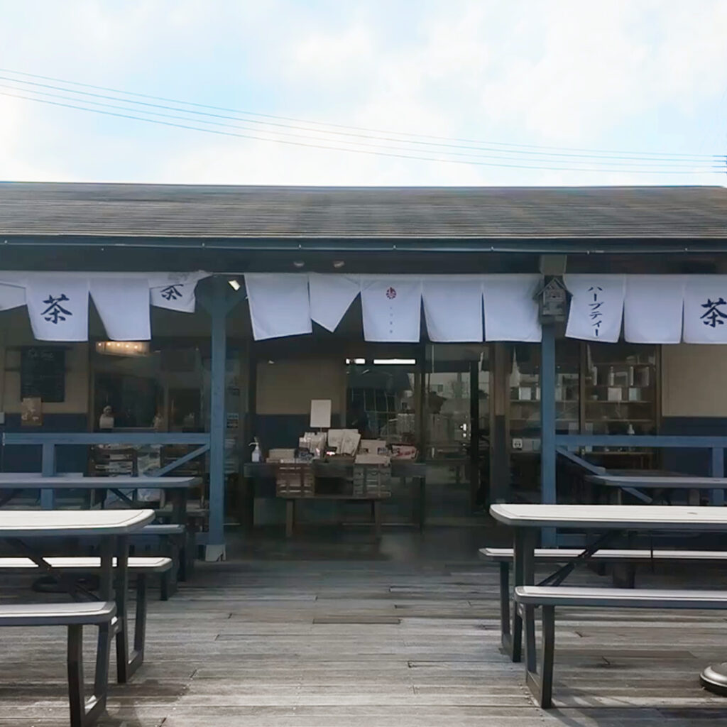 火の茶房とと市場店外観